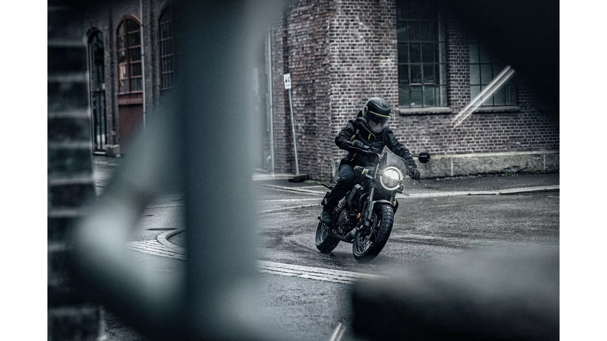 Husqvarna Svartpilen 125 - Imagem 3 Husqvarna Svartpilen 125 - Imagem 3