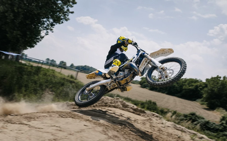 Husqvarna TC 125 Bild 3: Husqvarna TC 125