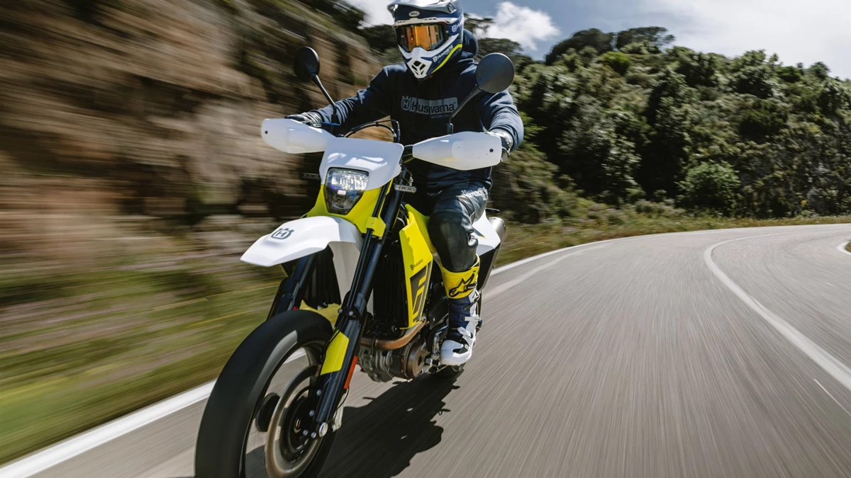 Husqvarna 701 Supermoto Bild 2: Husqvarna 701 Supermoto