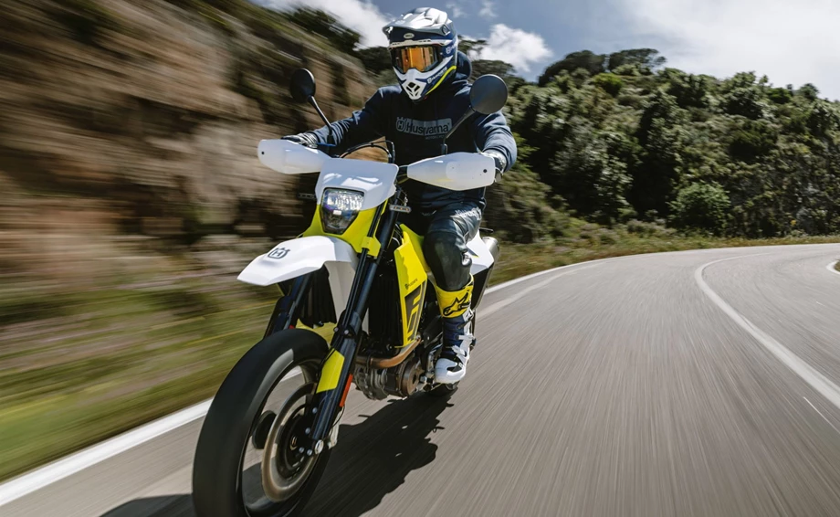 Husqvarna 701 Supermoto Bild 2: Husqvarna 701 Supermoto