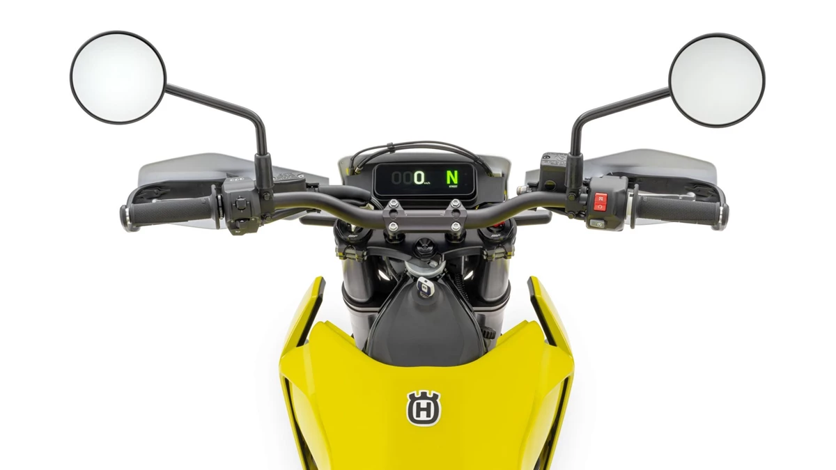 Husqvarna 701 Supermoto Bild 7: Husqvarna 701 Supermoto