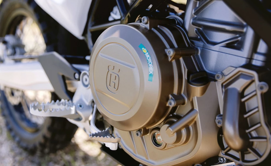 Husqvarna 701 Enduro Bild 5: Husqvarna 701 Enduro