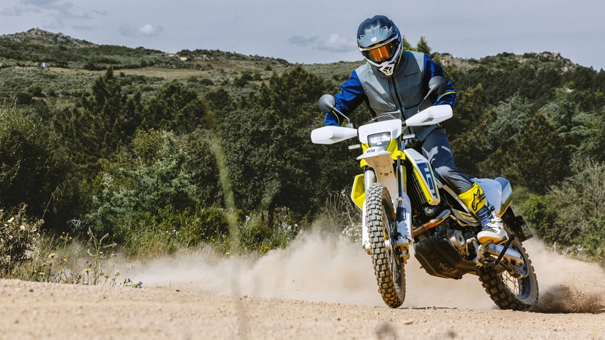 Husqvarna 701 Enduro Bild 3: Husqvarna 701 Enduro