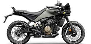 Husqvarna Svartpilen 401 2026 vs KTM 390 Duke 2025