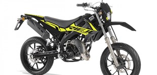 Rieju MRT 50 SM 2026 vs Rieju MRT 50 SM Trophy Mirage 2026