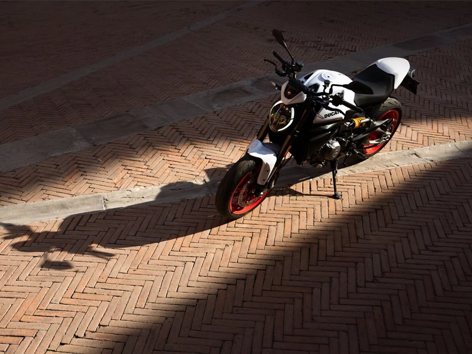 Ducati Monster + Bild 14: Ducati Monster +