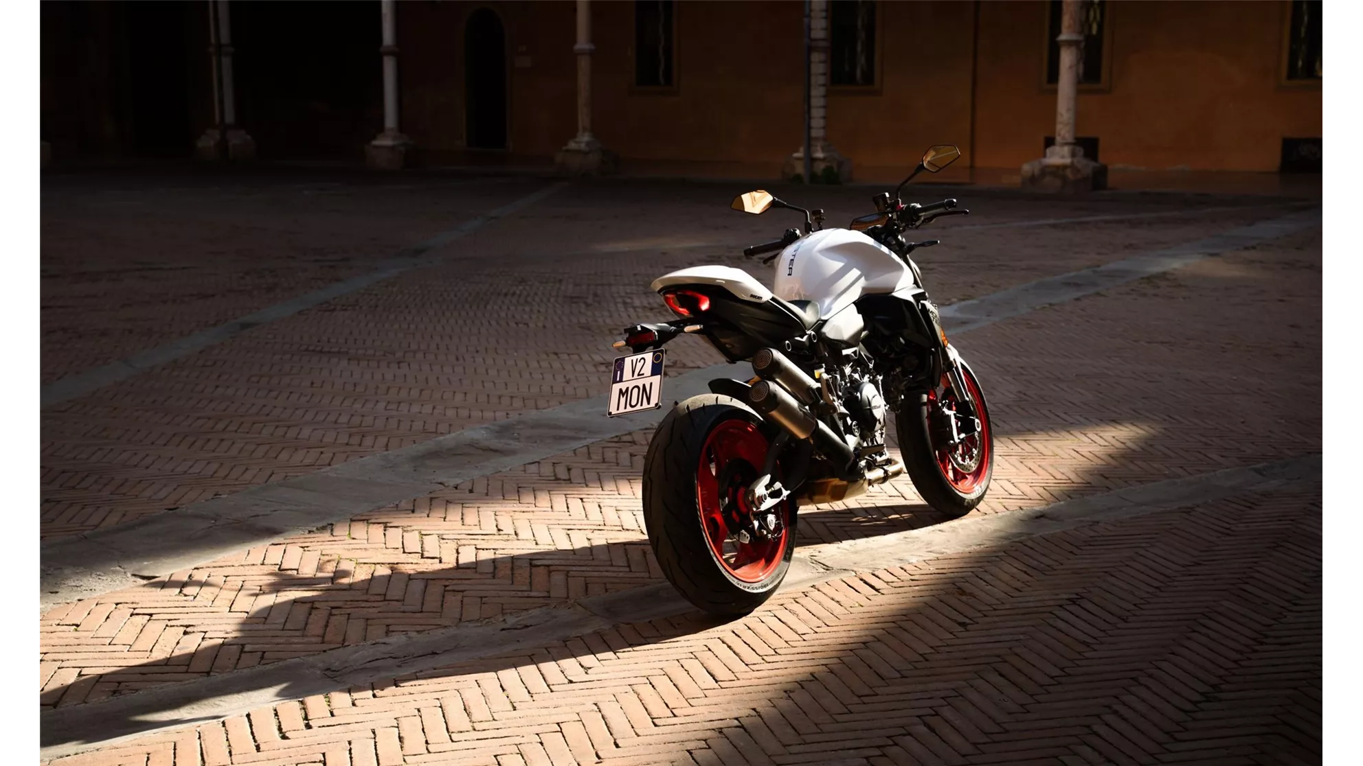 Ducati Monster + - Bild 14 Ducati Monster + - Bild 14