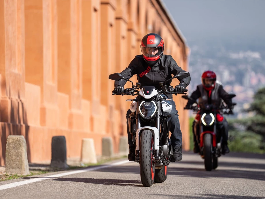 Ducati Monster + Bild 16: Ducati Monster +