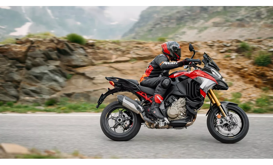 Compression Train Ducati Multistrada V4 Pikes Peak 2026 vs Ducati Multistrada V4 2026