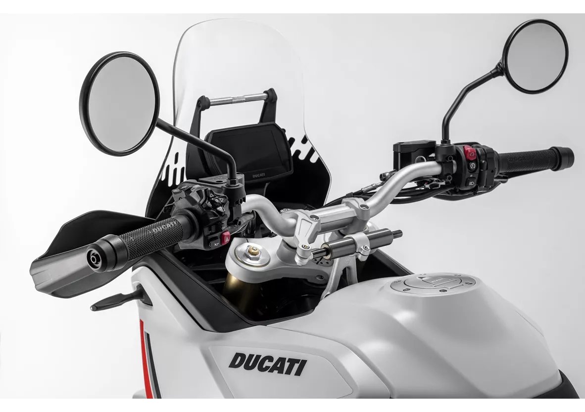 Ducati DesertX 2026 vs Yamaha Tenere 700 Extreme Edition 2024