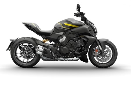 Ducati Diavel V4 2026
