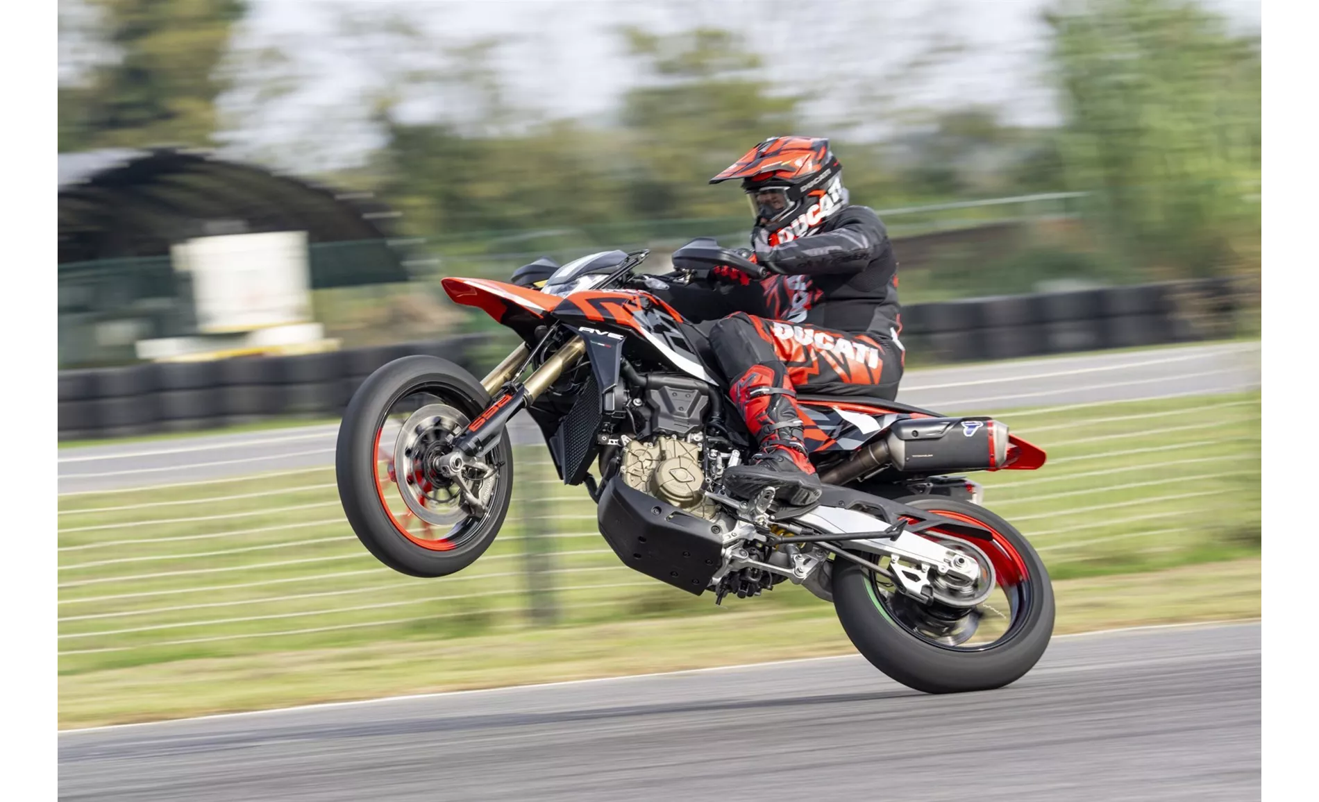 Ducati Hypermotard 698 Mono RVE 2026 Ducati Hypermotard 698 Mono RVE 2026