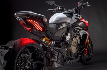 Ducati Diavel V4 RS 2026 - Bild 9