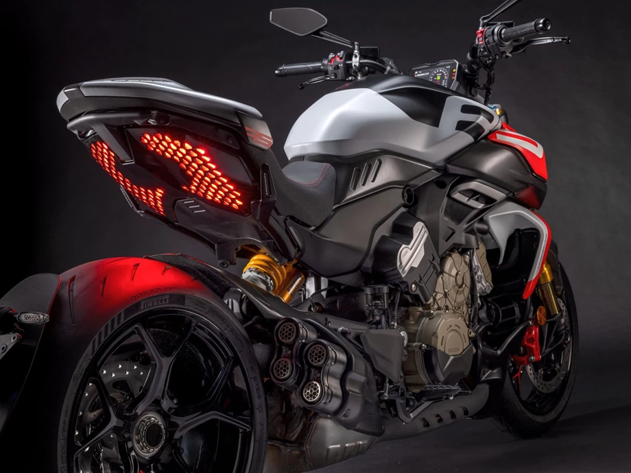 Ducati Diavel V4 RS Bild 8: Ducati Diavel V4 RS