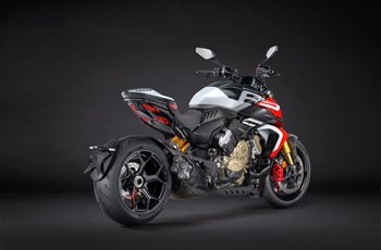 Ducati Diavel V4 RS 2026 - Bild 10