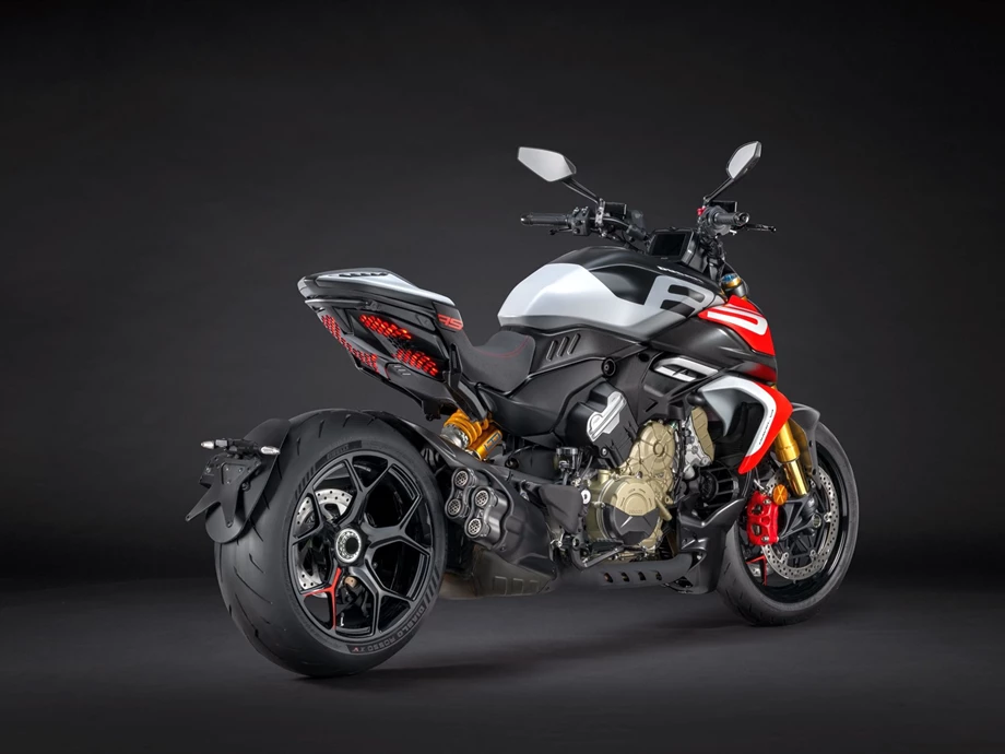 Ducati Diavel V4 RS Bild 9: Ducati Diavel V4 RS