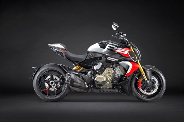 Ducati Diavel V4 RS 
