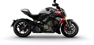 Ducati XDiavel S 2023 vs Ducati Diavel V4 RS 2026