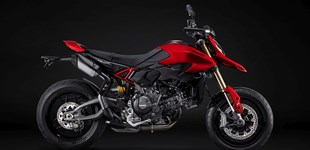 Ducati Hypermotard V2 2026 vs Ducati Hypermotard 950 2023