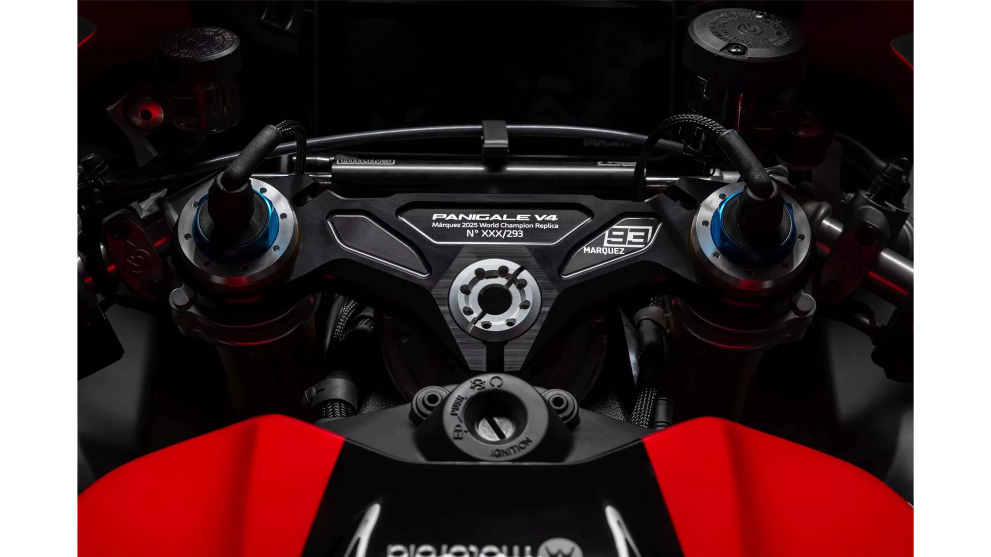 Ducati Panigale V4 Márquez 2025 World Champion Replica - Imagem 7 Ducati Panigale V4 Márquez 2025 World Champion Replica - Imagem 7