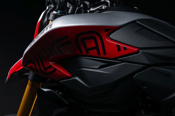 Ducati Hypermotard V2 SP 100 () - Bild 6