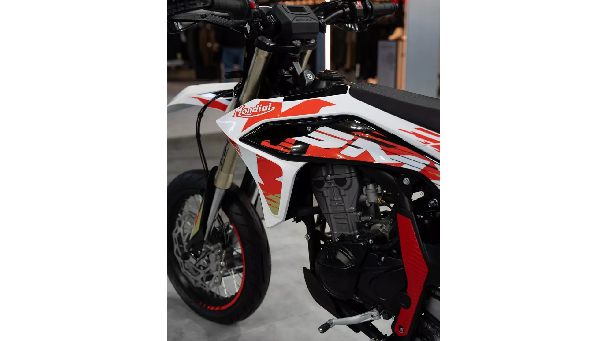 FB Mondial SMX Motard 125 - Bild 4 FB Mondial SMX Motard 125 - Bild 4
