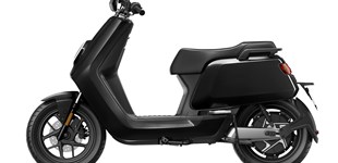 NIU NQi GTS Standard Range 2026 vs NIU NQi GTS Extended Range 2025