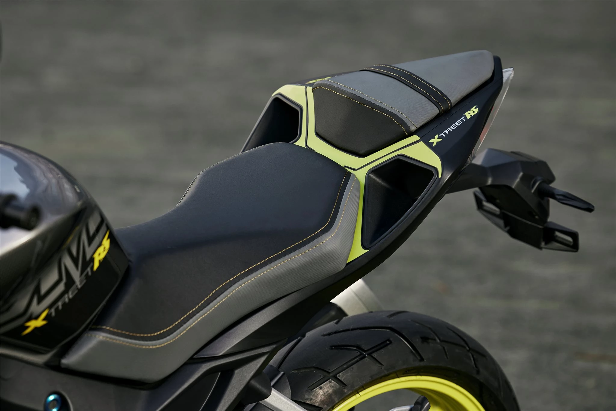 United Motors UM XTREET RS 125 - Bild 2