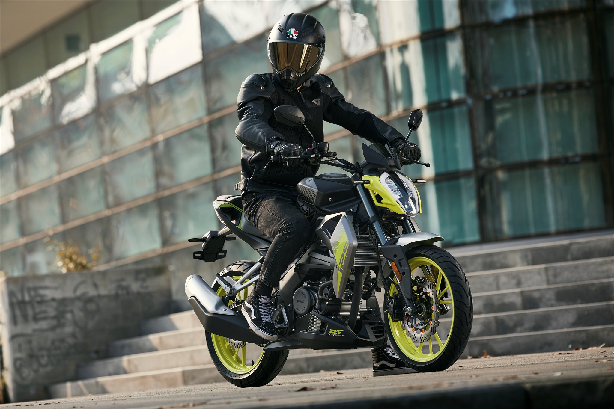 United Motors UM XTREET RS 125 - Bild 3
