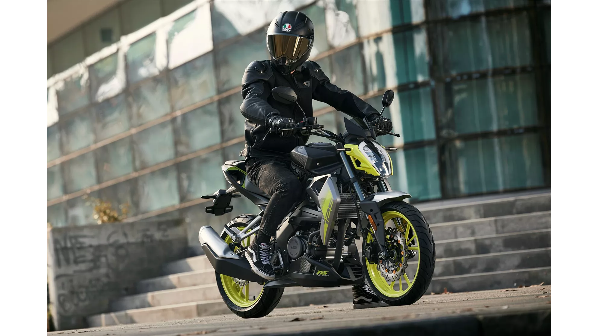 United Motors UM XTREET RS 125 - Bild 3 United Motors UM XTREET RS 125 - Bild 3