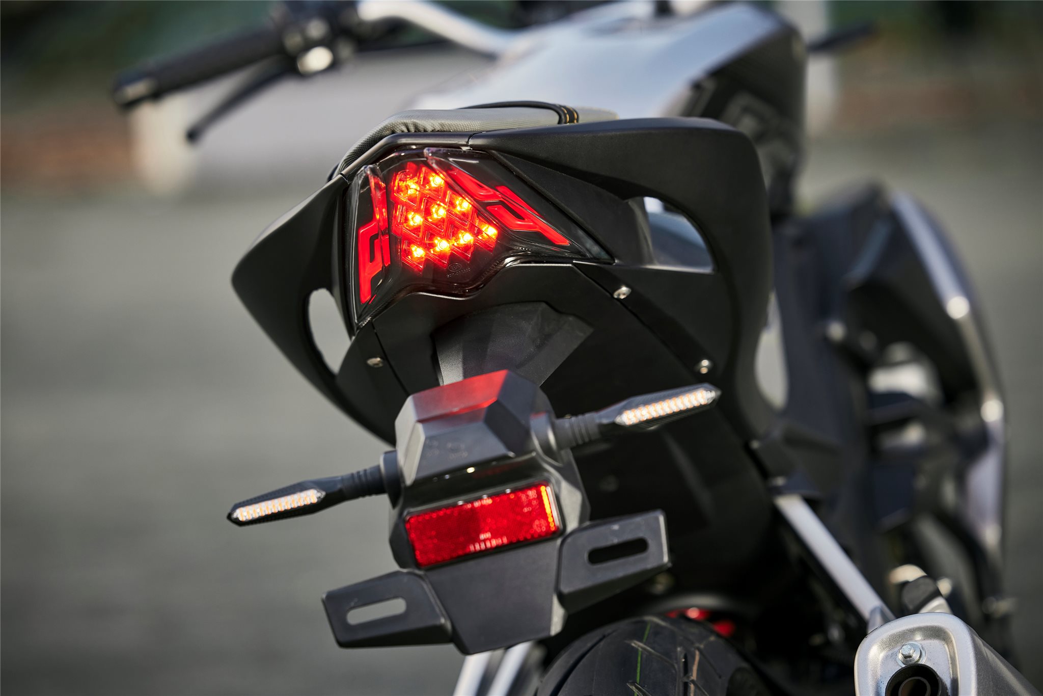 United Motors UM XTREET RS 125 - Bild 4