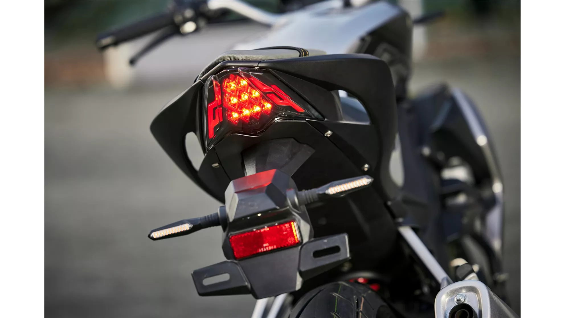 United Motors UM XTREET RS 125 - Bild 4 United Motors UM XTREET RS 125 - Bild 4