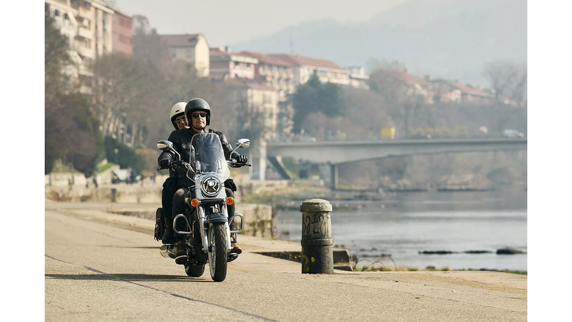 United Motors UM Renegade Classic Deluxe 300 - Слика 4 United Motors UM Renegade Classic Deluxe 300 - Слика 4