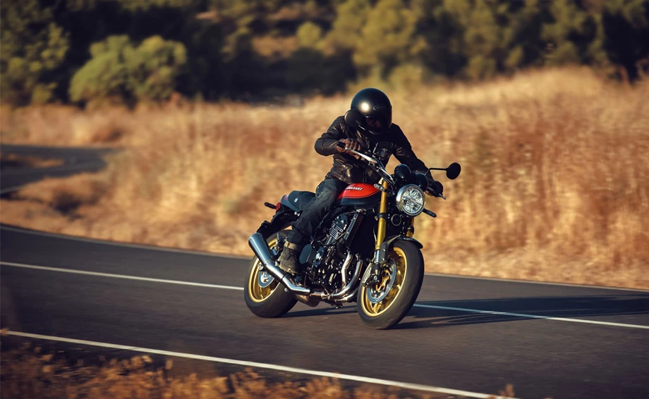 Kawasaki Z900 RS SE Bild 2: Kawasaki Z900 RS SE