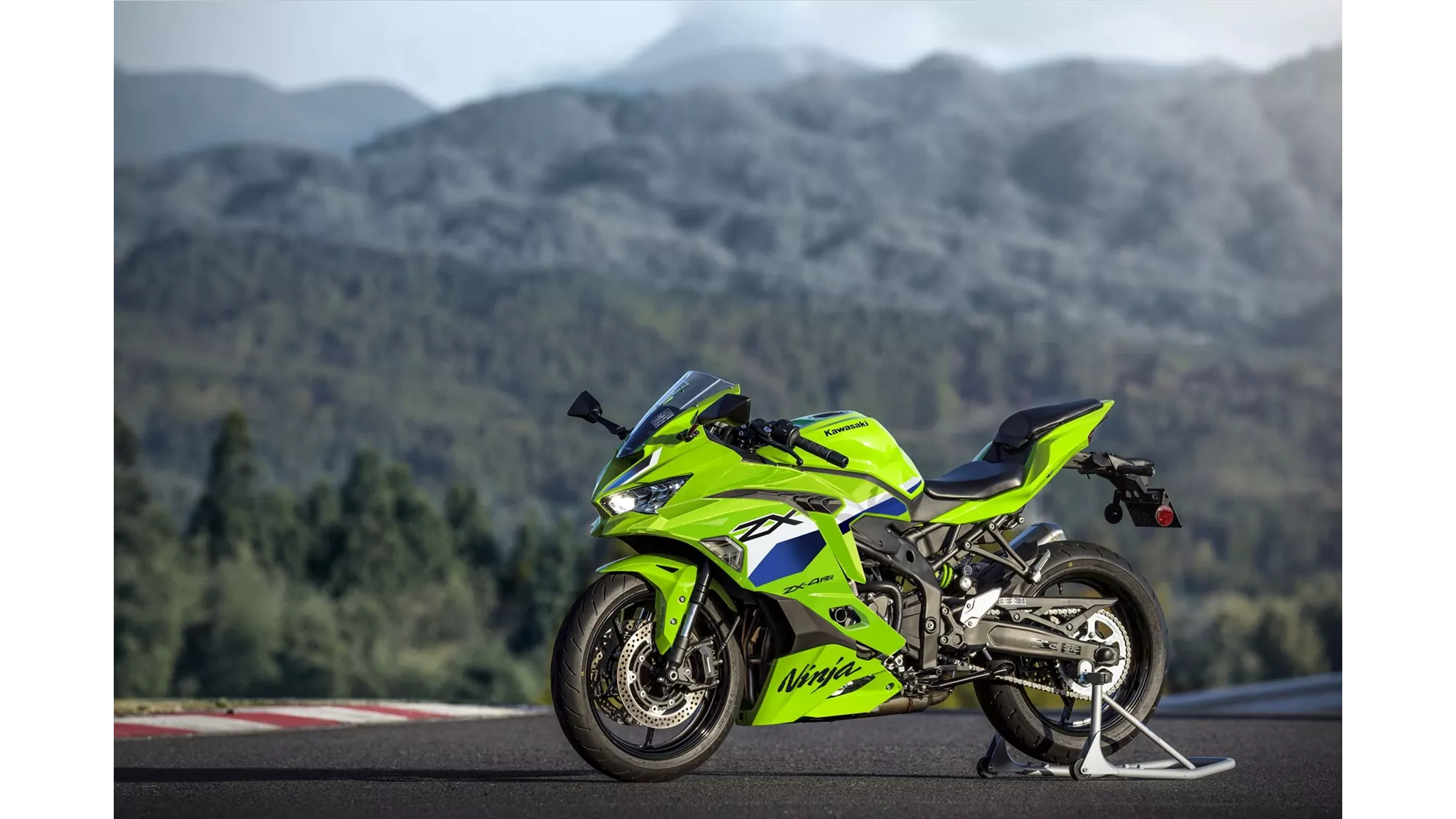 Kawasaki Ninja ZX-4RR - Image 7 Kawasaki Ninja ZX-4RR - Image 7