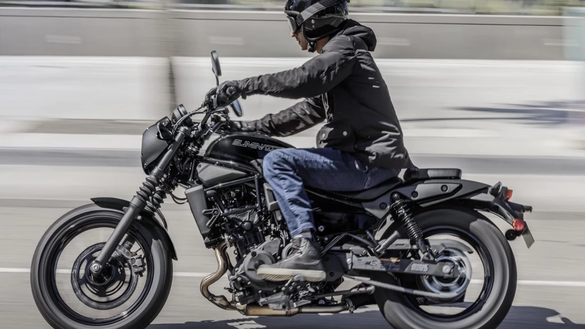 Kawasaki Eliminator 500 SE Bild 9: Kawasaki Eliminator 500 SE