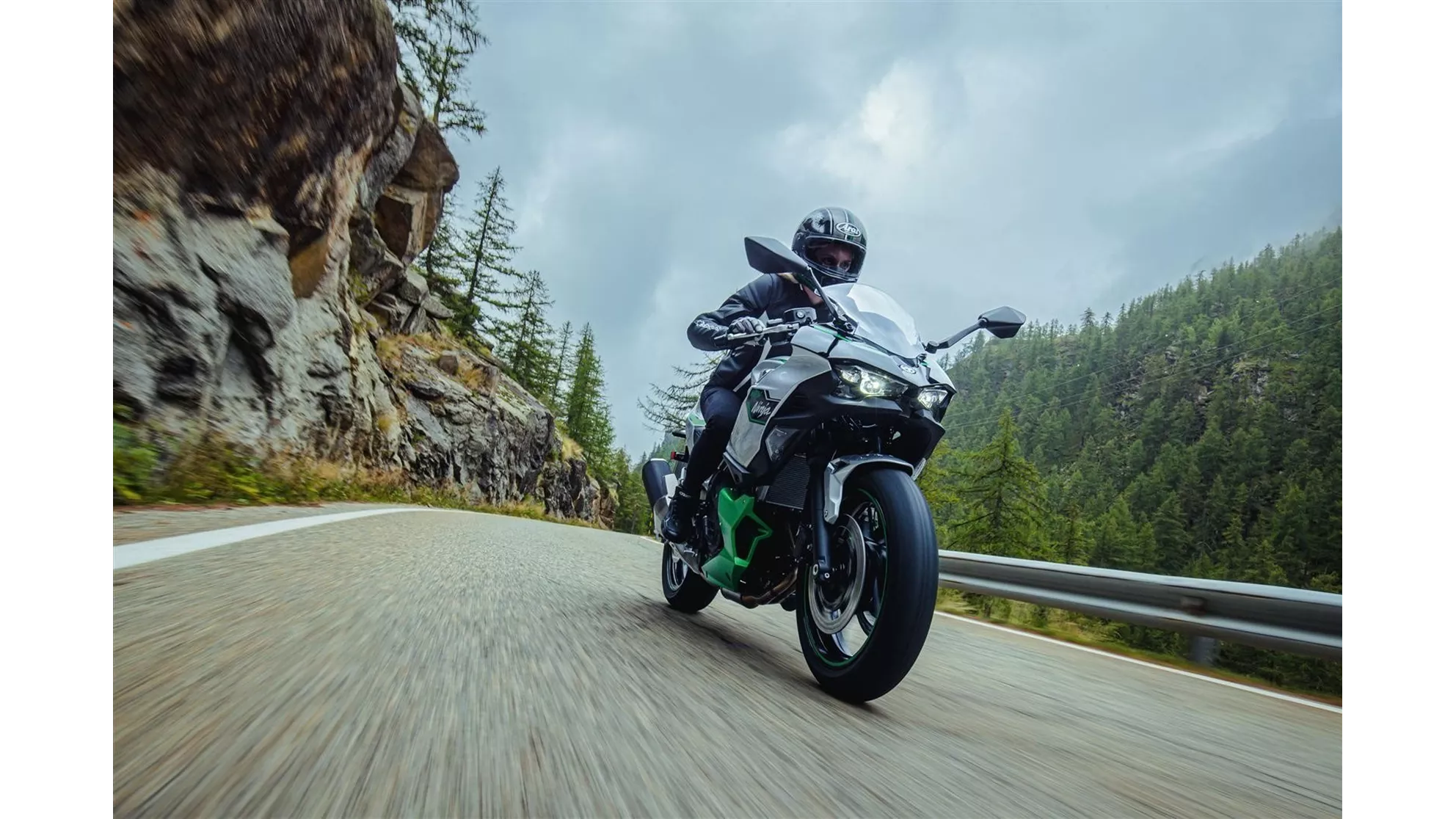 Kawasaki Ninja 7 Hybrid - Imagem 6 Kawasaki Ninja 7 Hybrid - Imagem 6