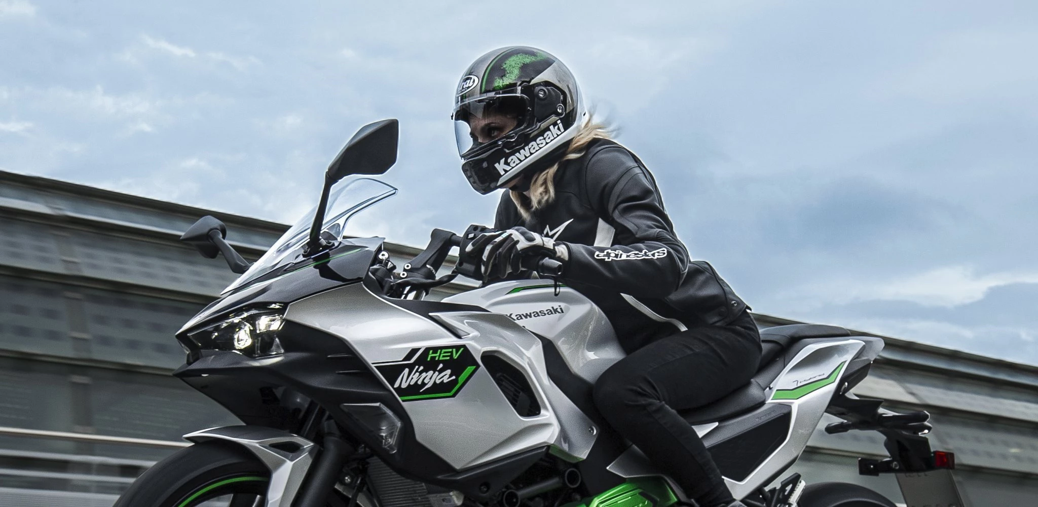 Kawasaki Ninja 7 Hybrid - Imagem 12