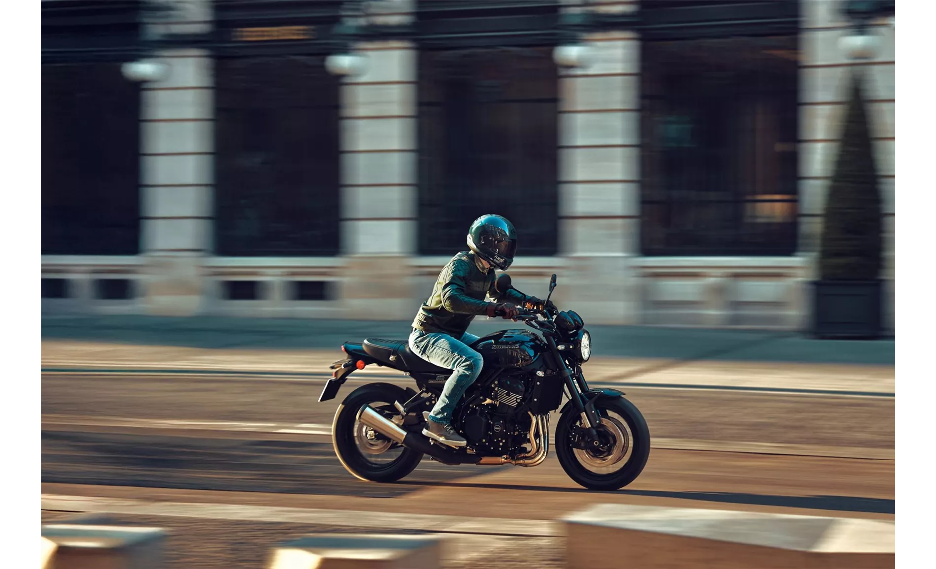 Kawasaki Z900 RS Black Ball Edition 2026 Kawasaki Z900 RS Black Ball Edition 2026