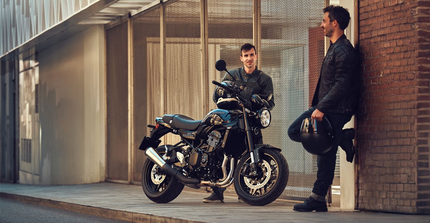 Kawasaki Z900 RS Black Ball Edition