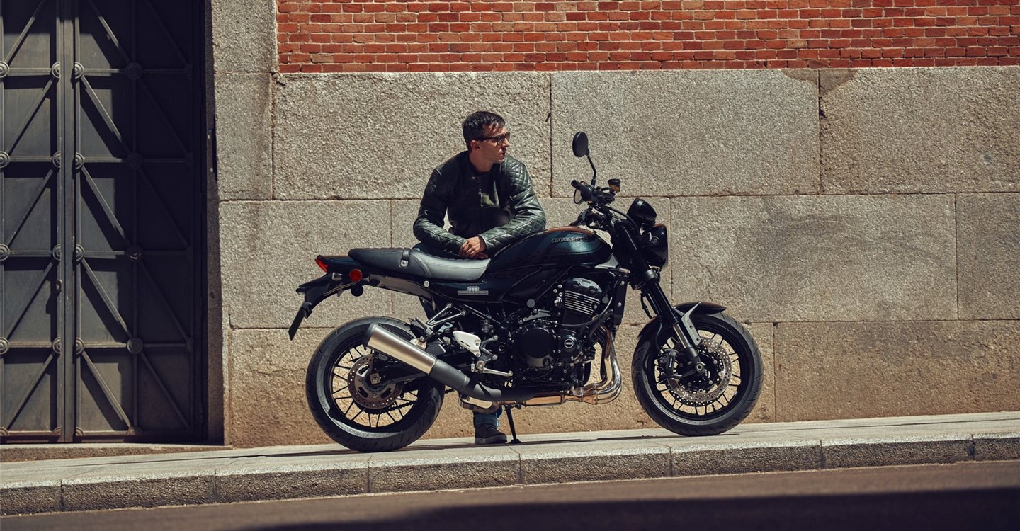 Kawasaki Z900 RS Black Ball Edition