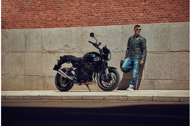 Kawasaki Z900 RS Black Ball Edition 2026 Kawasaki Z900 RS Black Ball Edition 2026