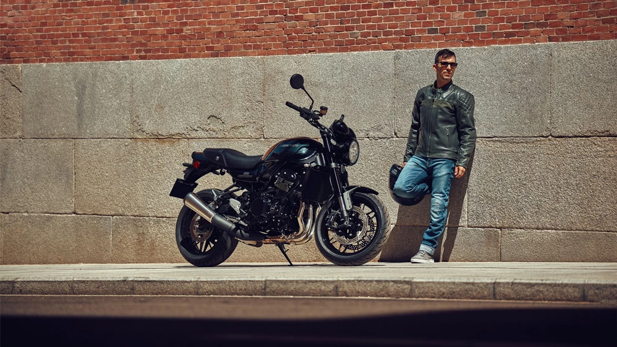 Kawasaki Z900 RS Black Ball Edition Bild 3: Kawasaki Z900 RS Black Ball Edition