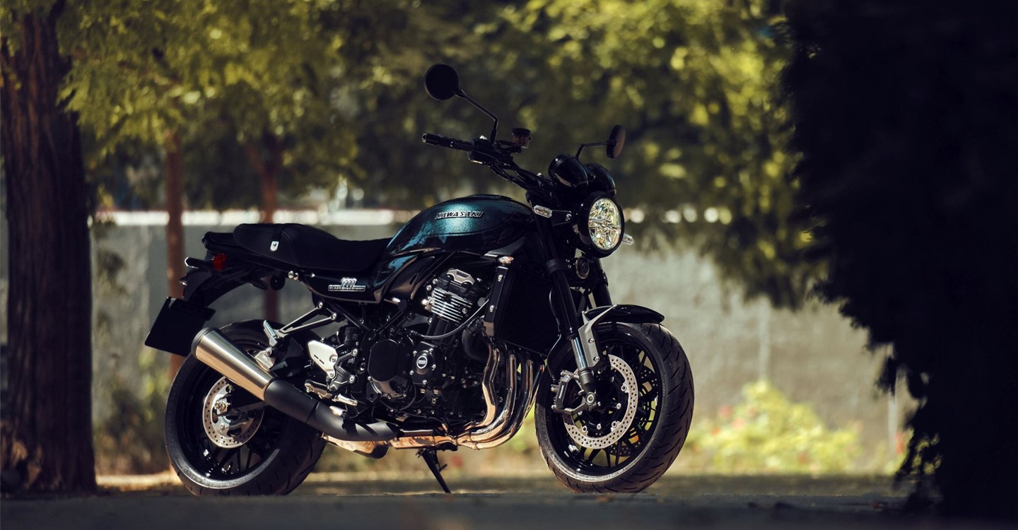 Kawasaki Z900 RS Black Ball Edition
