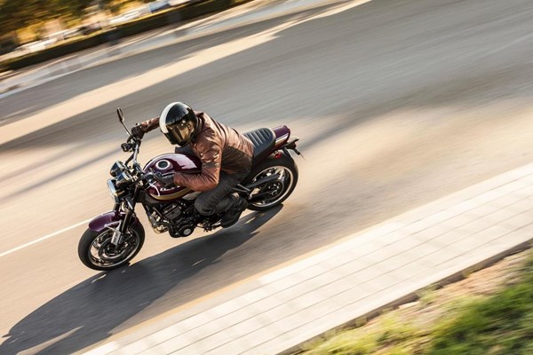 Kawasaki Z900 RS () - Bild 4
