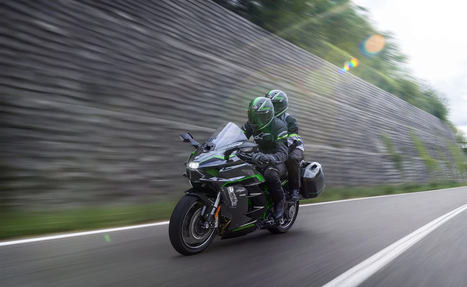 Kawasaki Ninja H2 SX SE Bild 3: Kawasaki Ninja H2 SX SE