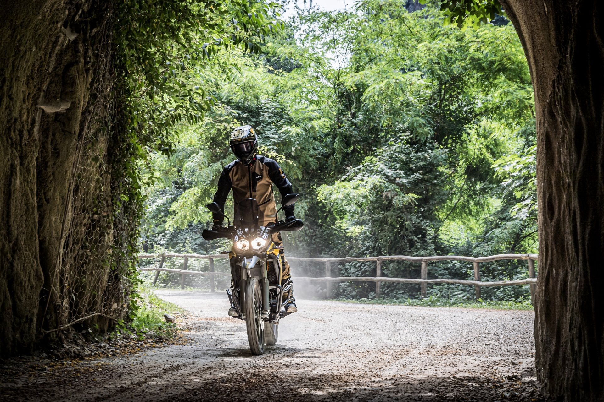 Voge RALLY 300 - Image 1