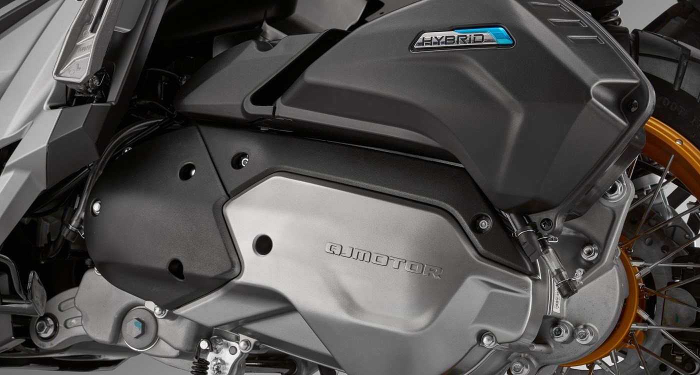 QJ Motor ATR 125 X