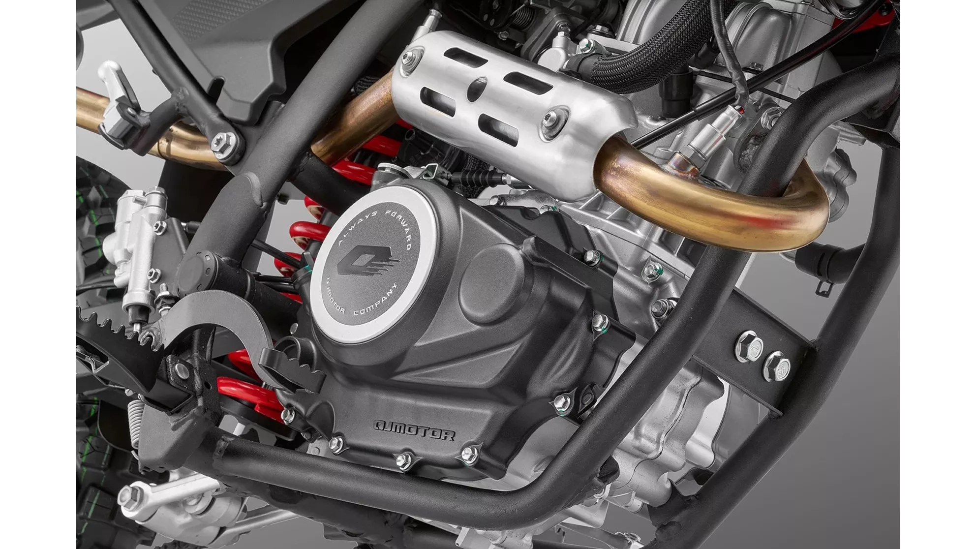 QJ Motor SRT 125DX - Image 5 QJ Motor SRT 125DX - Image 5