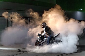 BMW M 1000 R 2026 - Bild 3